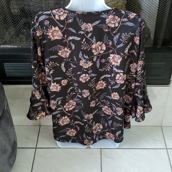 Next to new Ivanka Trump Blouse - Picture 6 of 6